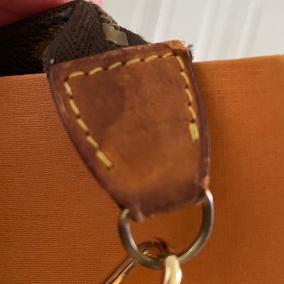 LOUIS VUITTON Authentic Monogram Pochette Accessories w Unbranded Vachetta Strap - Picture 14 of 15